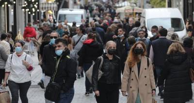 &Kappa;&omicron;&rho;&omega;&nu;&omicron;ϊό&sigmaf;: 641 &delta;&iota;&alpha;&sigma;&omega;&lambda;ή&nu;&omega;&mu;έ&nu;&omicron;&iota;, 5.870 &nu;έ&alpha; &kappa;&rho;&omicron;ύ&sigma;&mu;&alpha;&tau;&alpha;, 82 &theta;ά&nu;&alpha;&tau;&omicron;&iota;
