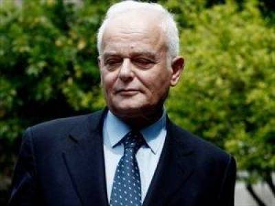 &laquo;&Tau;&rho;&epsilon;&iota;&sigmaf; &chi;&iota;&lambda;&iota;ά&delta;&epsilon;&sigmaf; &delta;&iota;&omicron;&rho;&iota;&sigma;&mu;&omicron;ί &mu;έ&sigma;&alpha; &sigma;&tau;&omicron; 2013&raquo;