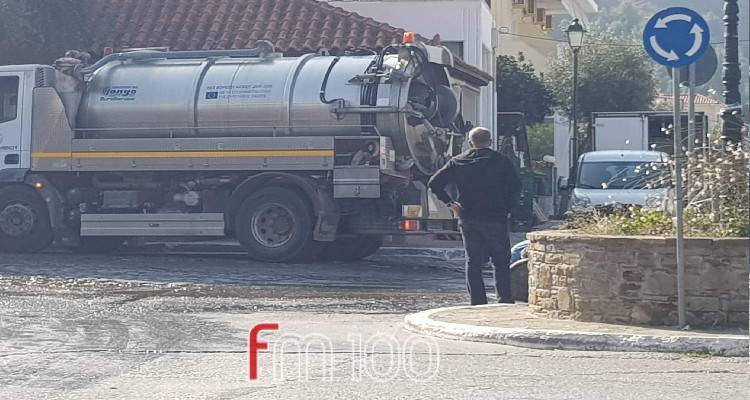 Διαρροή λυμάτων στο Τρίφωτο | Ο Ν. Μοσχάκης εξηγεί (photos + audio)