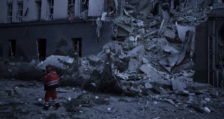 Σφοδρή επίθεση της Ρωσίας στο Κίεβο μετά τις απειλές Πούτιν -Τουλάχιστον 4 νεκροί
