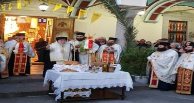 &Pi;&epsilon;&rho;&iota;&phi;&omicron;&rho;ά &tau;&eta;&sigmaf; &epsilon;&iota;&kappa;ό&nu;&alpha;&sigmaf; &tau;&eta;&sigmaf; &Alpha;&gamma;ί&alpha;&sigmaf; &Tau;&rho;&iota;ά&delta;&alpha;&sigmaf; &sigma;&tau;&eta; &Mu;ύ&rho;&iota;&nu;&alpha; (photos)