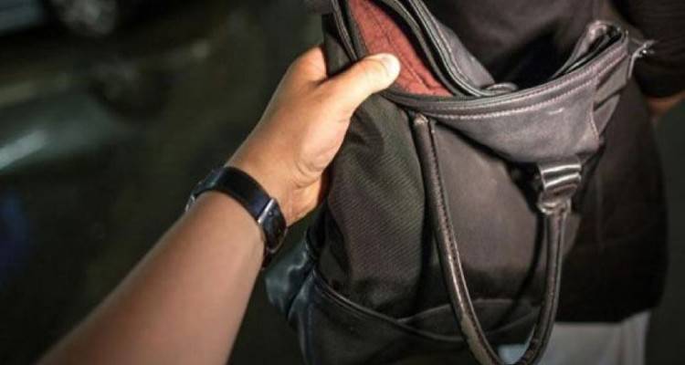Λήμνος: Κλοπή μέρα μεσημέρι στη Μύρινα