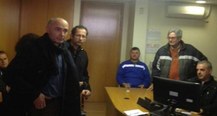 Κατάληψη των γραφείων της «ΝΕΛ» από τα απλήρωτα πληρώματα των πλοίων (photos)