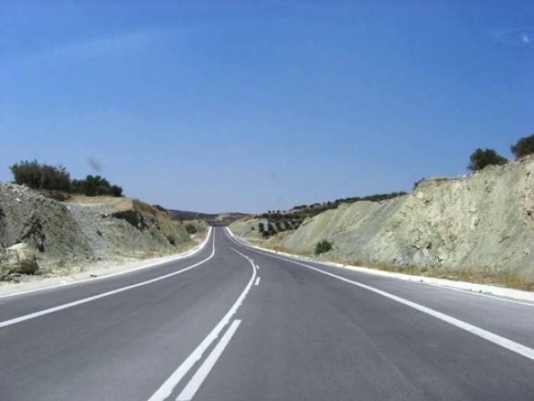 Ξεκίνησε η διαγράμμιση στο οδικό δίκτυο της Λήμνου