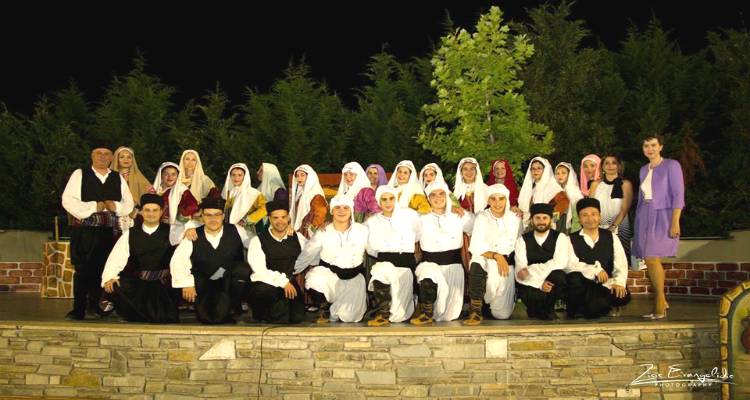 &Tau;&omicron; &Lambda;ύ&kappa;&epsilon;&iota;&omicron; &Epsilon;&lambda;&lambda;&eta;&nu;ί&delta;&omega;&nu; &tau;&alpha;&xi;ί&delta;&epsilon;&psi;&epsilon; &tau;&eta; &Lambda;ή&mu;&nu;&omicron; &sigma;&tau;&iota;&sigmaf; &Sigma;έ&rho;&rho;&epsilon;&sigmaf; (photos)