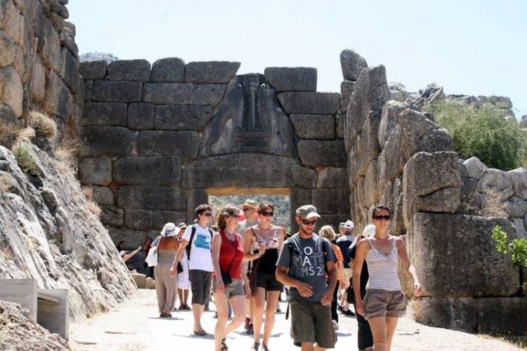 &Omicron;&iota; &kappa;&alpha;&lambda;ύ&tau;&epsilon;&rho;&omicron;&iota; &tau;&omicron;&upsilon;&rho;ί&sigma;&tau;&epsilon;&sigmaf; &sigma;&tau;&alpha; &phi;&iota;&lambda;&omicron;&delta;&omega;&rho;ή&mu;&alpha;&tau;&alpha;