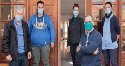 &Lambda;ή&mu;&nu;&omicron;&sigmaf;: &Gamma;&iota;&alpha; &pi;&rho;ώ&tau;&eta; &phi;&omicron;&rho;ά &epsilon;&mu;&beta;&omicron;&lambda;&iota;&alpha;&sigma;&mu;ό&sigmaf; &kappa;&alpha;&tau;ά &tau;&eta;&sigmaf; COVID-19 &epsilon;&kappa;&tau;ό&sigmaf; &nu;&omicron;&sigma;&omicron;&kappa;&omicron;&mu;&epsilon;ί&omicron;&upsilon;