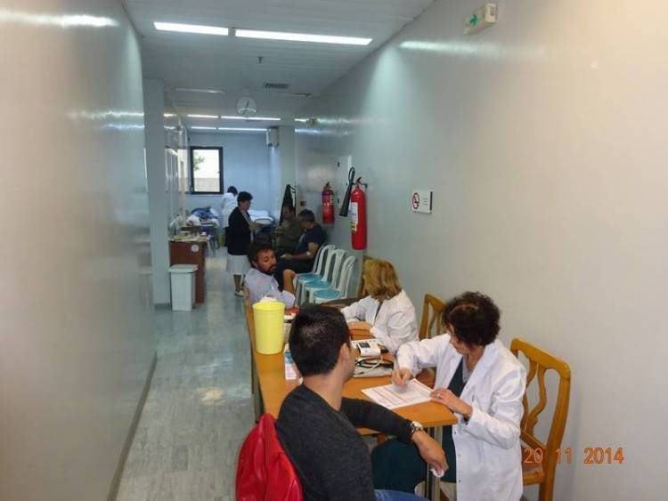 &Eta; &Lambda;ή&mu;&nu;&omicron;&sigmaf; &pi;&rho;&omicron;&sigma;&phi;έ&rho;&epsilon;&iota; &zeta;&omega;ή | 414 &phi;&iota;ά&lambda;&epsilon;&sigmaf; &alpha;ί&mu;&alpha; &sigma;&epsilon; &tau;&rho;&epsilon;&iota;&sigmaf; &eta;&mu;έ&rho;&epsilon;&sigmaf;