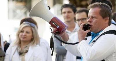 &Alpha;&pi;&epsilon;&rho;&gamma;&omicron;ύ&nu; &kappa;&alpha;&iota; &pi;ά&lambda;&iota; &omicron;&iota; &epsilon;&rho;&gamma;&alpha;&zeta;ό&mu;&epsilon;&nu;&omicron;&iota; &sigma;&tau;&alpha; &nu;&omicron;&sigma;&omicron;&kappa;&omicron;&mu;&epsilon;ί&alpha;