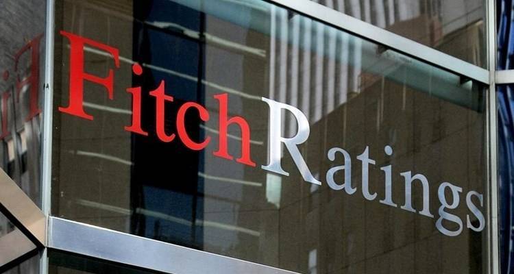 Fitch: &Upsilon;&pi;&omicron;&beta;ά&theta;&mu;&iota;&sigma;&epsilon; &sigma;&epsilon; &kappa;&alpha;&theta;&epsilon;&sigma;&tau;ώ&sigmaf; &pi;&epsilon;&rho;&iota;&omicron;&rho;&iota;&sigma;&mu;έ&nu;&eta;&sigmaf; &chi;&rho;&epsilon;&omicron;&kappa;&omicron;&pi;ί&alpha;&sigmaf; &tau;&iota;&sigmaf; &epsilon;&lambda;&lambda;&eta;&nu;&iota;&kappa;έ&sigmaf; &tau;&rho;ά&pi;&epsilon;&zeta;&epsilon;&sigmaf;