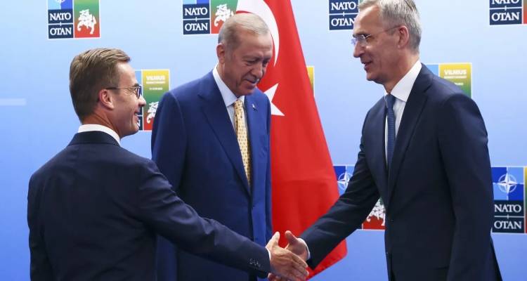 &Pi;ώ&sigmaf; &omicron; &Epsilon;&rho;&nu;&tau;&omicron;&gamma;ά&nu; &epsilon;ί&pi;&epsilon; &tau;&omicron; &laquo;&nu;&alpha;&iota;&raquo; &sigma;&tau;&eta;&nu; έ&nu;&tau;&alpha;&xi;&eta; &tau;&eta;&sigmaf; &Sigma;&omicron;&upsilon;&eta;&delta;ί&alpha;&sigmaf;, &tau;&alpha; &alpha;&nu;&tau;&alpha;&lambda;&lambda;ά&gamma;&mu;&alpha;&tau;&alpha; &pi;&omicron;&upsilon; &pi;ή&rho;&epsilon;