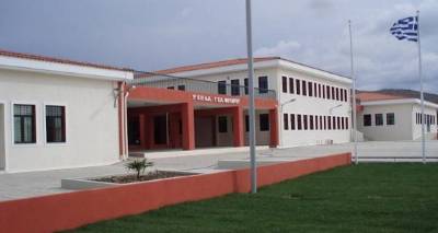 &Gamma;&epsilon;&nu;&iota;&kappa;ό &Lambda;ύ&kappa;&epsilon;&iota;&omicron; &Mu;&omicron;ύ&delta;&rho;&omicron;&upsilon;: &laquo;&Theta;έ&rho;&mu;&alpha; &sigma;&upsilon;&gamma;&chi;&alpha;&rho;&eta;&tau;ή&rho;&iota;&alpha; &sigma;&tau;&omicron;&upsilon;&sigmaf; &alpha;&pi;ό&phi;&omicron;&iota;&tau;&omicron;&upsilon;&sigmaf; &mu;&alpha;&sigmaf; &pi;&omicron;&upsilon; &epsilon;ί&delta;&alpha;&nu; &tau;&omicron;&upsilon;&sigmaf; &kappa;ό&pi;&omicron;&upsilon;&sigmaf; &tau;&omicron;&upsilon;&sigmaf; &nu;&alpha; &epsilon;&upsilon;&omicron;&delta;ώ&nu;&omicron;&nu;&tau;&alpha;&iota;&raquo;