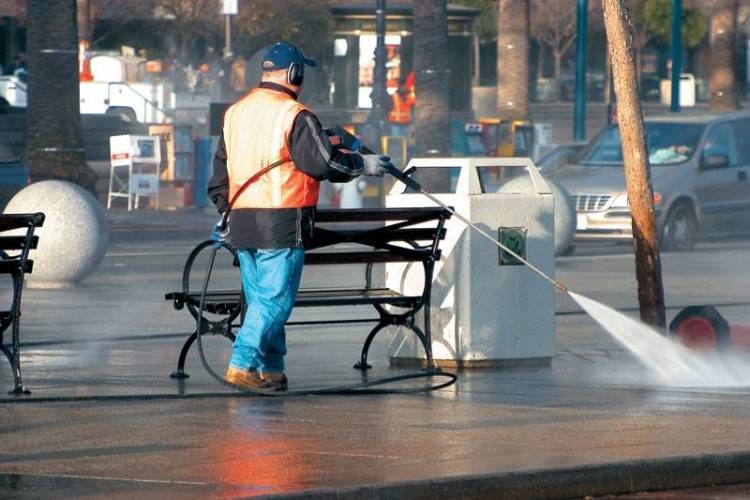 Σε πρόσληψη 10 εργατών και 2 χειριστών θα προχωρήσει ο Δήμος Λήμνου