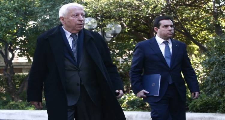 Κ. Μουτζούρης: «Εμμένουμε στις θέσεις για κλείσιμο όλων των δομών στα νησιά»