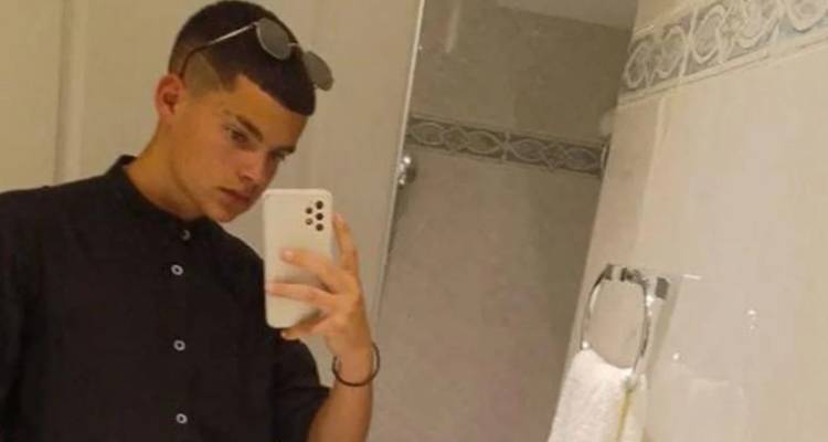 Τη δεύτερη ημέρα του 19χρονου Ραφαήλ ως ΕΠΟΠ εκτυλίχθηκε η τραγωδία με τη χειροβομβίδα στη Ρόδο - Ραγίζει καρδιές η νέα μαντινάδα του πατέρα του