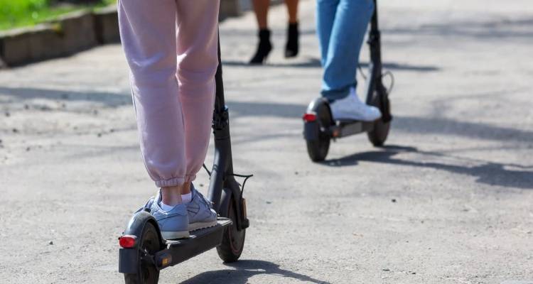 &Sigma;&omicron;&kappa; &sigma;&tau;&eta;&nu; &Kappa;&omicron;&zeta;ά&nu;&eta;: &Alpha;&nu;ή&lambda;&iota;&kappa;&omicron;&sigmaf; έ&pi;&epsilon;&sigma;&epsilon; &alpha;&pi;ό &eta;&lambda;&epsilon;&kappa;&tau;&rho;&iota;&kappa;ό &pi;&alpha;&tau;ί&nu;&iota; -&Nu;&omicron;&sigma;&eta;&lambda;&epsilon;ύ&epsilon;&tau;&alpha;&iota; &delta;&iota;&alpha;&sigma;&omega;&lambda;&eta;&nu;&omega;&mu;έ&nu;&omicron;&sigmaf; &sigma;&epsilon; &kappa;&rho;ί&sigma;&iota;&mu;&eta; &kappa;&alpha;&tau;ά&sigma;&tau;&alpha;&sigma;&eta;