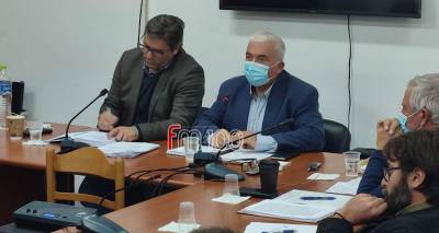 &Alpha;&rho;&nu;&eta;&tau;&iota;&kappa;ή &epsilon;&xi;έ&lambda;&iota;&xi;&eta; &gamma;&iota;&alpha; &tau;&omicron; &Gamma;&upsilon;&mu;&nu;ά&sigma;&iota;&omicron; &tau;&eta;&sigmaf; &Mu;ύ&rho;&iota;&nu;&alpha;&sigmaf;: &Sigma;&tau;&omicron; &alpha;&rho;&chi;&epsilon;ί&omicron; &omicron; &Phi;ά&kappa;&epsilon;&lambda;&omicron;&sigmaf; | &Pi;&upsilon;&rho;ά &Mu;&alpha;&rho;&iota;&nu;ά&kappa;&eta; &kappa;&alpha;&tau;ά &tau;&eta;&sigmaf; &pi;&rho;&omicron;ϊ&sigma;&tau;&alpha;&mu;έ&nu;&eta;&sigmaf; &tau;&eta;&sigmaf; 4&eta;&sigmaf; &Epsilon;&phi;&omicron;&rho;ί&alpha;&sigmaf; &Nu;&epsilon;&omicron;&tau;έ&rho;&omega;&nu; &Mu;&nu;&eta;&mu;&epsilon;ί&omega;&nu;  (v&iacute;deo)