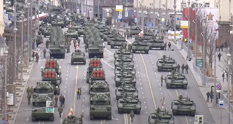 &Rho;&omega;&sigma;ί&alpha;: &Sigma;&epsilon; &epsilon;&xi;έ&lambda;&iota;&xi;&eta; &omicron;&iota; &pi;&alpha;&rho;&epsilon;&lambda;ά&sigma;&epsilon;&iota;&sigmaf; &gamma;&iota;&alpha; &tau;&eta;&nu; &laquo;&Eta;&mu;έ&rho;&alpha; &tau;&eta;&sigmaf; &Nu;ί&kappa;&eta;&sigmaf;&raquo; | &Pi;&alpha;&gamma;&kappa;ό&sigma;&mu;&iota;&alpha; &alpha;&nu;&eta;&sigma;&upsilon;&chi;ί&alpha; &gamma;&iota;&alpha; &tau;&iota;&sigmaf; &alpha;&nu;&alpha;&kappa;&omicron;&iota;&nu;ώ&sigma;&epsilon;&iota;&sigmaf; &Pi;&omicron;ύ&tau;&iota;&nu;