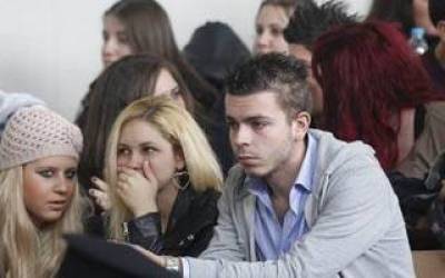 &Tau;έ&lambda;&omicron;&sigmaf; &sigma;&tau;&omicron;&upsilon;&sigmaf; &alpha;&iota;ώ&nu;&iota;&omicron;&upsilon;&sigmaf; &phi;&omicron;&iota;&tau;&eta;&tau;έ&sigmaf;. &Delta;&iota;&alpha;&gamma;&rho;ά&phi;&omicron;&nu;&tau;&alpha;&iota; ό&sigma;&omicron;&iota; &kappa;&lambda;&epsilon;ί&nu;&omicron;&upsilon;&nu; 8&epsilon;&tau;ί&alpha;