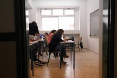 &Pi;ό&sigma;&omicron; &epsilon;&rho;&gamma;ά&zeta;&omicron;&nu;&tau;&alpha;&iota; &kappa;&alpha;&iota; &pi;ό&sigma;&alpha; &pi;&alpha;ί&rho;&nu;&omicron;&upsilon;&nu; &omicron;&iota; &kappa;&alpha;&theta;&eta;&gamma;&eta;&tau;έ&sigmaf;;