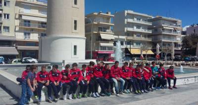 &Sigma;&tau;&eta;&nu; &Kappa;&omicron;&mu;&omicron;&tau;&eta;&nu;ή &tau;&alpha;&xi;ί&delta;&epsilon;&psi;&epsilon; &eta; &alpha;&kappa;&alpha;&delta;&eta;&mu;ί&alpha; &pi;&omicron;&delta;&omicron;&sigma;&phi;&alpha;ί&rho;&omicron;&upsilon; &Kappa;ά&sigma;&pi;&alpha;&kappa;&alpha; (photos)