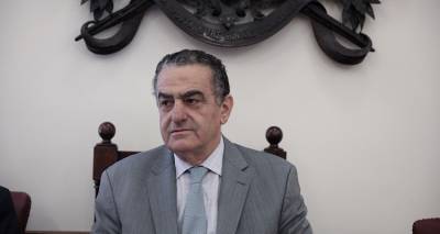 &Chi;&alpha;&rho;ά&lambda;&alpha;&mu;&pi;&omicron;&sigmaf; &Alpha;&theta;&alpha;&nu;&alpha;&sigma;ί&omicron;&upsilon;: &laquo;&Tau;&omicron; &pi;&omicron;&iota;&omicron;&sigmaf; &kappa;&rho;&alpha;&tau;ά ό&lambda;&alpha; &alpha;&upsilon;&tau;ά &tau;&alpha; &chi;&rho;ό&nu;&iota;&alpha; &delta;&upsilon;&nu;&alpha;&tau;ή &kappa;&alpha;&iota; &pi;&rho;ώ&tau;&eta; &tau;&eta; &Nu;&Delta; &sigma;&tau;&omicron; &nu;&eta;&sigma;&iota; &epsilon;ί&nu;&alpha;&iota; &gamma;&nu;&omega;&sigma;&tau;ό&raquo;