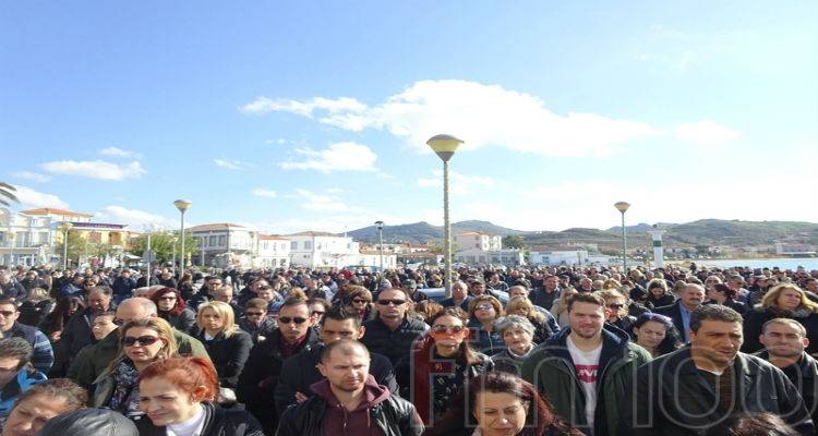 &Lambda;ή&mu;&nu;&omicron;&sigmaf;: &Delta;&upsilon;&nu;&alpha;&mu;&iota;&kappa;ή &pi;&alpha;&rho;&omicron;&upsilon;&sigma;ί&alpha; &kappa;&alpha;&iota; &eta;&chi;&eta;&rho;ό &laquo;&Omicron;&Chi;&Iota;&raquo; &sigma;&tau;&eta;&nu; &alpha;ύ&xi;&eta;&sigma;&eta; &tau;&omicron;&upsilon; &Phi;&Pi;&Alpha; (photos + mp3)