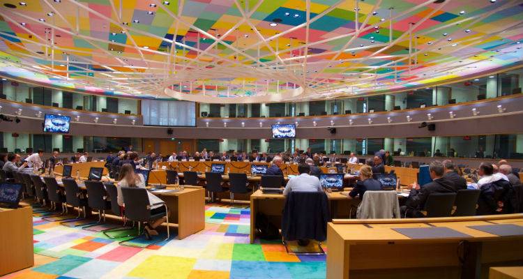 &Chi;&rho;έ&omicron;&sigmaf;, &pi;&rho;&omicron;&alpha;&pi;&alpha;&iota;&tau;&omicron;ύ&mu;&epsilon;&nu;&alpha; &kappa;&alpha;&iota;... &Delta;&Nu;&Tau; &sigma;&tau;&omicron; &sigma;&eta;&mu;&epsilon;&rho;&iota;&nu;ό Euroworking Group &sigma;&tau;&omicron; &Pi;&alpha;&rho;ί&sigma;&iota;