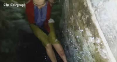 Τουρίστρια έπεσε σε πηγάδι προσπαθώντας να βγάλει selfie (video)