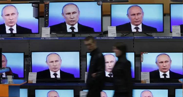 Ρωσία: Το ΕΣΡ απαγορεύει στα ΜΜΕ της χώρας να παίζουν τους όρους «εισβολή» και «επίθεση στην Ουκρανία»