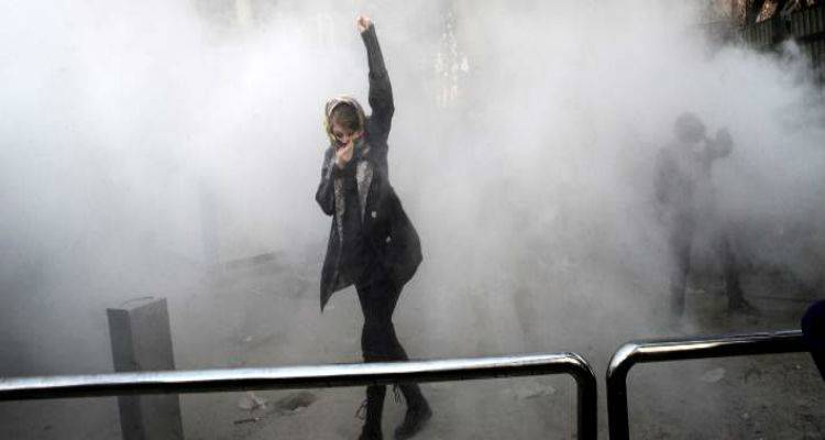 &Chi;ύ&theta;&eta;&kappa;&epsilon; &alpha;ί&mu;&alpha; &sigma;&tau;&iota;&sigmaf; &alpha;&nu;&tau;&iota;&kappa;&upsilon;&beta;&epsilon;&rho;&nu;&eta;&tau;&iota;&kappa;έ&sigmaf; &delta;&iota;&alpha;&delta;&eta;&lambda;ώ&sigma;&epsilon;&iota;&sigmaf; &sigma;&tau;&omicron; &Iota;&rho;ά&nu; | &Mu;&epsilon; &laquo;&sigma;&iota;&delta;&eta;&rho;ά &pi;&upsilon;&gamma;&mu;ή&raquo; &alpha;&pi;&epsilon;&iota;&lambda;&omicron;ύ&nu; &omicron;&iota; &Phi;&rho;&omicron;&upsilon;&rho;&omicron;ί &tau;&eta;&sigmaf; &Epsilon;&pi;&alpha;&nu;ά&sigma;&tau;&alpha;&sigma;&eta;&sigmaf;