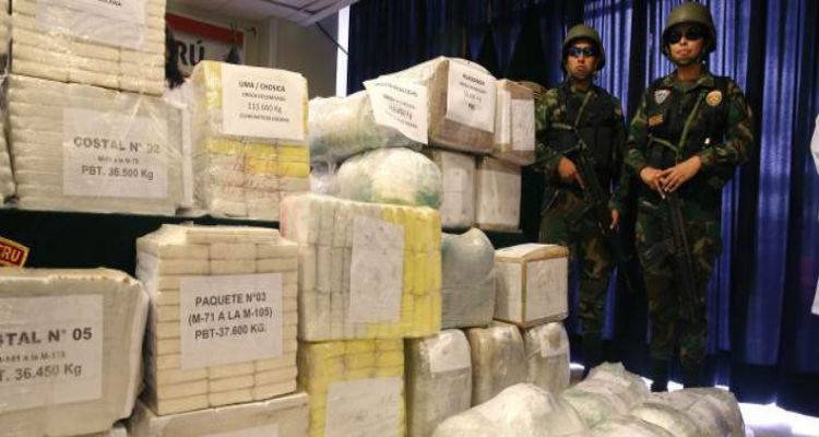 &Pi;&epsilon;&rho;&omicron;ύ: &Beta;&rho;ή&kappa;&alpha;&nu; 2 &tau;ό&nu;&omicron;&upsilon;&sigmaf; &kappa;&omicron;&kappa;&alpha;ΐ&nu;&eta; &sigma;&epsilon; &pi;&alpha;&kappa;έ&tau;&alpha; &mu;&epsilon; &sigma;&pi;&alpha;&rho;ά&gamma;&gamma;&iota;&alpha; | &Pi;&rho;&omicron;&omicron;&rho;ί&zeta;&omicron;&nu;&tau;&alpha;&nu; &gamma;&iota;&alpha; &tau;&omicron; &Alpha;&mu;&sigma;&tau;&epsilon;&rho;&nu;&tau;&alpha;&mu;