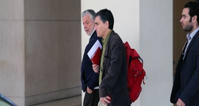 &Mu;&iota;&kappa;&rho;ό&tau;&epsilon;&rho;&eta; ύ&phi;&epsilon;&sigma;&eta; &beta;&lambda;έ&pi;&omicron;&upsilon;&nu; &omicron;&iota; &theta;&epsilon;&sigma;&mu;&omicron;ί - &tau;&iota; &lambda;έ&nu;&epsilon; &gamma;&iota;&alpha; &nu;έ&alpha; &mu;έ&tau;&rho;&alpha;