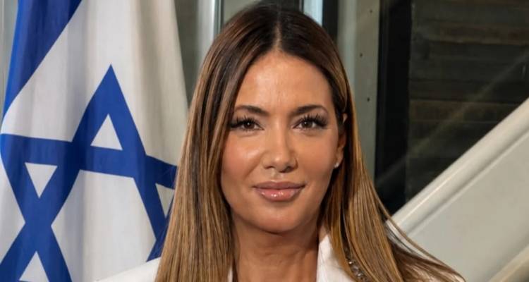 Έ&phi;&tau;&alpha;&sigma;&epsilon; &sigma;&tau;&eta;&nu; &Alpha;&theta;ή&nu;&alpha; &eta; &nu;έ&alpha; &pi;&rho;έ&sigma;&beta;&eta;&sigmaf; &tau;&omicron;&upsilon; &Iota;&sigma;&rho;&alpha;ή&lambda; &sigma;&tau;&eta;&nu; &Epsilon;&lambda;&lambda;ά&delta;&alpha;, &eta; &delta;&iota;&kappa;&eta;&gamma;ό&rho;&omicron;&sigmaf; &Pi;&nu;&iota;&nu;ά&tau; &Gamma;&iota;&alpha;&nu;ά&iota; | &laquo;&Sigma;&kappa;&omicron;&pi;&epsilon;ύ&omega; &nu;&alpha; &kappa;&alpha;&tau;&alpha;&pi;&omicron;&lambda;&epsilon;&mu;ή&sigma;&omega; &tau;&alpha; fake news &gamma;&iota;&alpha; &tau;&eta; &chi;ώ&rho;&alpha; &mu;&omicron;&upsilon;&raquo;