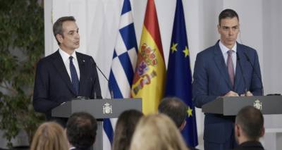 &Sigma;ά&nu;&tau;&sigma;&epsilon;&theta; &sigma;&epsilon; &Mu;&eta;&tau;&sigma;&omicron;&tau;ά&kappa;&eta;: &Eta; &Epsilon;&lambda;&lambda;ά&delta;&alpha; &pi;έ&rho;&alpha;&sigma;&epsilon; &alpha;&pi;ό &tau;&eta;&nu; &kappa;&rho;ί&sigma;&eta; &tau;&omicron;&upsilon; &epsilon;&upsilon;&rho;ώ &sigma;&tau;&omicron; &nu;&alpha; &pi;&rho;&omicron;&epsilon;&delta;&rho;&epsilon;ύ&epsilon;&iota; &sigma;&tau;&omicron; Eurogroup