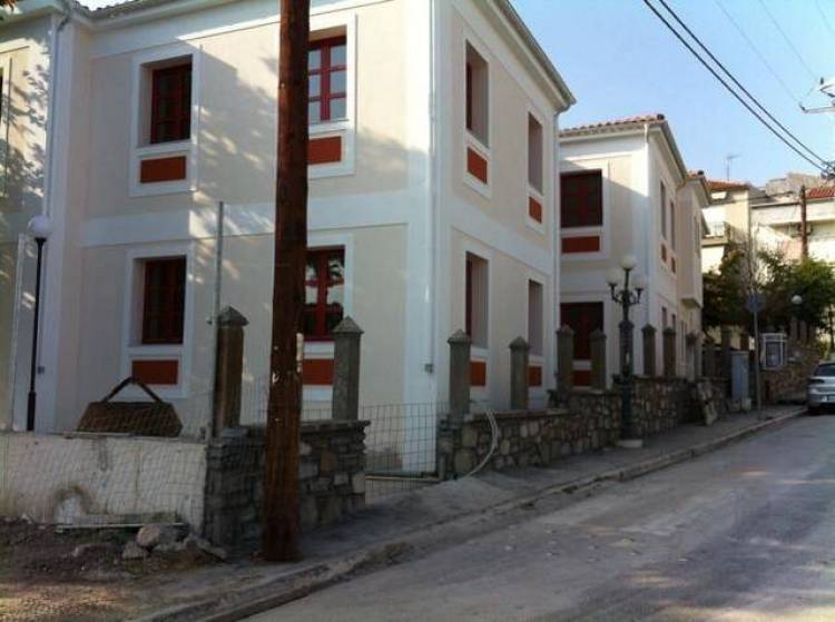 Σε κτίρια «κοσμήματα» από το Σεπτέμβρη οι μαθητές του 2ου και 3ου Δημοτικού Σχολείου Μύρινας (photos)