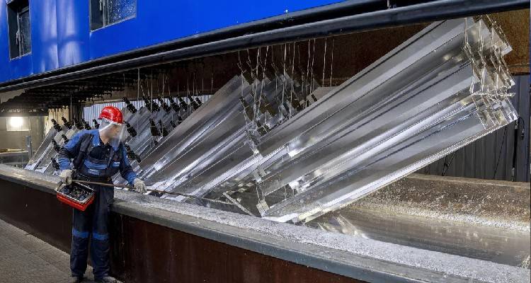 &Omicron;&upsilon;&kappa;&rho;&alpha;&nu;ί&alpha;-&Epsilon;&nu;έ&rho;&gamma;&epsilon;&iota;&alpha;: &Omicron; &chi;&epsilon;&iota;&mu;ώ&nu;&alpha;&sigmaf; &theta;&alpha; &epsilon;ί&nu;&alpha;&iota; &omicron; &delta;&upsilon;&sigma;&kappa;&omicron;&lambda;ό&tau;&epsilon;&rho;&omicron;&sigmaf; &sigma;&tau;&eta; &sigma;ύ&gamma;&chi;&rho;&omicron;&nu;&eta; &iota;&sigma;&tau;&omicron;&rho;ί&alpha; &tau;&eta;&sigmaf; &chi;ώ&rho;&alpha;&sigmaf;