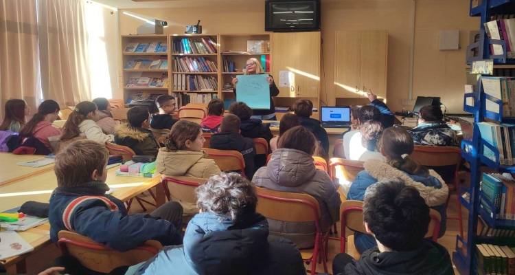 &Delta;&rho;ά&sigma;&eta; &kappa;&alpha;&tau;ά &tau;&omicron;&upsilon; &sigma;&chi;&omicron;&lambda;&iota;&kappa;&omicron;ύ &epsilon;&kappa;&phi;&omicron;&beta;&iota;&sigma;&mu;&omicron;ύ &sigma;&tau;&omicron; &Gamma;&upsilon;&mu;&nu;ά&sigma;&iota;&omicron; &Mu;&omicron;ύ&delta;&rho;&omicron;&upsilon;