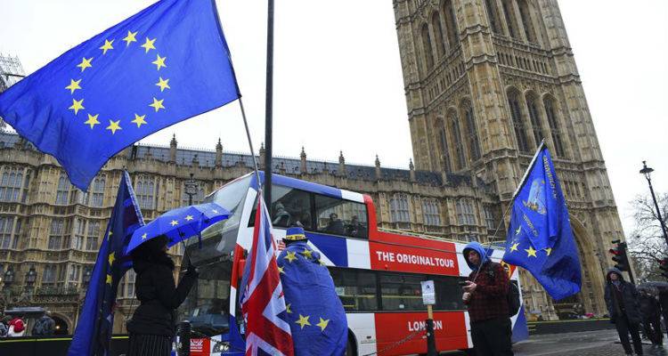 &Pi;&omicron;&iota;&omicron; Brexit; &Pi;ά&nu;&omega; &alpha;&pi;ό &tau;&omicron;&upsilon;&sigmaf; &mu;&iota;&sigma;&omicron;ύ&sigmaf; &Beta;&rho;&epsilon;&tau;&alpha;&nu;&omicron;ύ&sigmaf; &theta;&alpha; ή&theta;&epsilon;&lambda;&alpha;&nu; &nu;&alpha; &pi;&alpha;&rho;&alpha;&mu;&epsilon;ί&nu;&epsilon;&iota; &eta; &chi;ώ&rho;&alpha; &sigma;&tau;&eta;&nu; &Epsilon;&Epsilon;