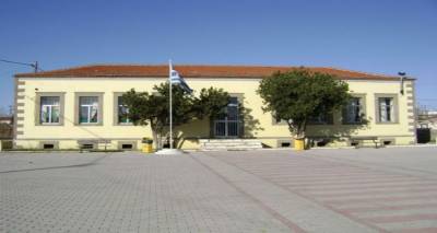 &Pi;&lambda;ά&kappa;&alpha; &Lambda;ή&mu;&nu;&omicron;&upsilon;: &Epsilon;&nu;&eta;&mu;&epsilon;&rho;&omega;&tau;&iota;&kappa;ή &omicron;&mu;&iota;&lambda;ί&alpha; &kappa;&alpha;&iota; έ&kappa;&theta;&epsilon;&sigma;&eta; &lambda;&omicron;&upsilon;&lambda;&omicron;&upsilon;&delta;&iota;ώ&nu; &gamma;&iota;&alpha; &tau;&eta;&nu; &gamma;&iota;&omicron;&rho;&tau;ή &tau;&eta;&sigmaf; &mu;&eta;&tau;έ&rho;&alpha;&sigmaf;