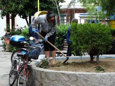 Ολοκληρώθηκε επιτυχώς η «επιχείρηση» ευπρεπισμού της Πλατείας Υψιπύλης (photos)