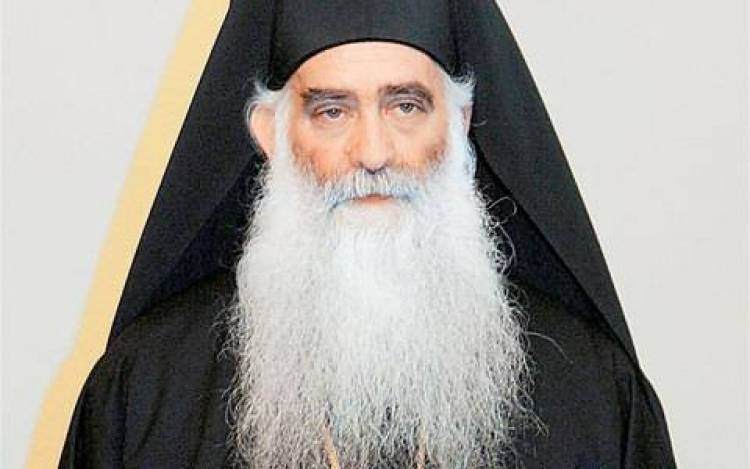 &Alpha;&pi;&epsilon;&iota;&lambda;έ&sigmaf; &kappa;&alpha;&tau;ά &tau;&omicron;&upsilon; &mu;&eta;&tau;&rho;&omicron;&pi;&omicron;&lambda;ί&tau;&eta; &Pi;&alpha;ύ&lambda;&omicron;&upsilon;