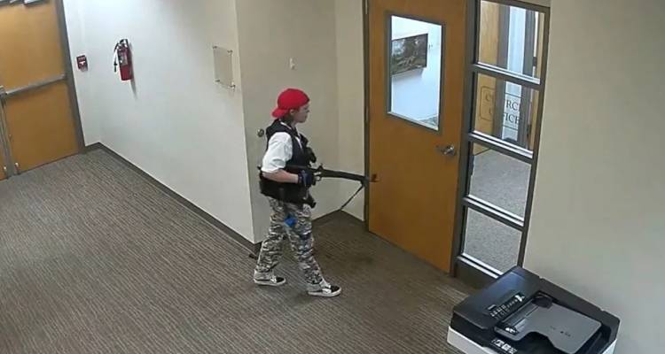 &Sigma;&omicron;&kappa; &sigma;&tau;&omicron; &Nu;ά&sigma;&beta;&iota;&lambda;: &Tau;&rho;&alpha;&nu;&sigmaf; &pi;&rho;ώ&eta;&nu; &mu;&alpha;&theta;ή&tau;&rho;&iota;&alpha; &mu;&pi;ή&kappa;&epsilon; &sigma;&tau;&omicron; &sigma;&chi;&omicron;&lambda;&epsilon;ί&omicron; &mu;&epsilon; ό&pi;&lambda;&omicron; &kappa;&alpha;&iota; &sigma;&kappa;ό&tau;&omega;&sigma;&epsilon; έ&xi;&iota; ά&tau;&omicron;&mu;&alpha; | &Beta;ί&nu;&tau;&epsilon;&omicron; &alpha;&pi;ό &tau;&eta;&nu; &epsilon;&pi;ί&theta;&epsilon;&sigma;&eta;