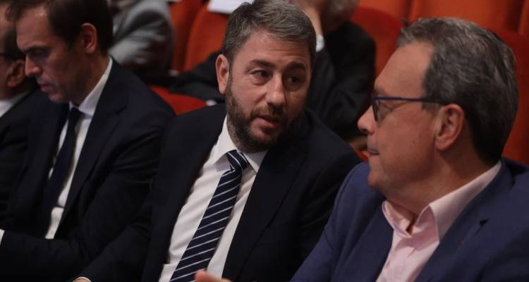 Υποκλοπές: ΣΥΡΙΖΑ, ΠΑΣΟΚ, Πλεύση ετοιμάζουν κοινή πρωτοβουλία | Το τετ α τετ Ανδρουλάκη-Φάμελλου