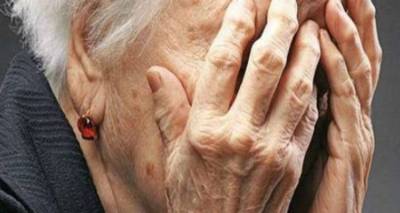 &Kappa;&alpha;&kappa;&omicron;&pi;&omicron;&iota;&omicron;ύ&sigma;&alpha;&nu;, έ&beta;&rho;&iota;&zeta;&alpha;&nu; &kappa;&alpha;&iota; &alpha;&pi;&epsilon;&iota;&lambda;&omicron;ύ&sigma;&alpha;&nu; &eta;&lambda;&iota;&kappa;&iota;&omega;&mu;έ&nu;&omicron;&upsilon;&sigmaf; &sigma;&epsilon; &omicron;ί&kappa;&omicron; &epsilon;&upsilon;&gamma;&eta;&rho;ί&alpha;&sigmaf; &sigma;&tau;&eta;&nu; &Iota;&tau;&alpha;&lambda;ί&alpha; (video)