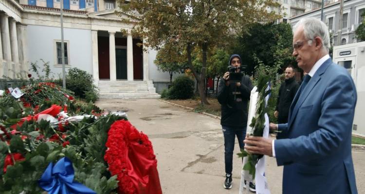 &Pi;&omicron;&lambda;&upsilon;&tau;&epsilon;&chi;&nu;&epsilon;ί&omicron;: Ά&nu;&omicron;&iota;&xi;&epsilon;, &upsilon;&pi;ό &beta;&rho;&omicron;&chi;ή | &Tau;&alpha;&sigma;&omicron;ύ&lambda;&alpha;&sigmaf;: &Delta;&epsilon;&sigma;&mu;&epsilon;&upsilon;ό&mu;&alpha;&sigma;&tau;&epsilon; ό&tau;&iota; &omicron; &alpha;&gamma;ώ&nu;&alpha;&sigmaf; &tau;&omicron;&upsilon;&sigmaf; &gamma;&iota;&alpha; &Delta;&eta;&mu;&omicron;&kappa;&rho;&alpha;&tau;ί&alpha; &delta;&epsilon;&nu; &theta;&alpha; &pi;ά&epsilon;&iota; &chi;&alpha;&mu;έ&nu;&omicron;&sigmaf;
