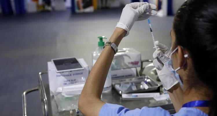 Τρίτη δόση: Ανοίγει η πλατφόρμα για όσους συμπλήρωσαν 5,5 μήνες από τον δεύτερο εμβολιασμό