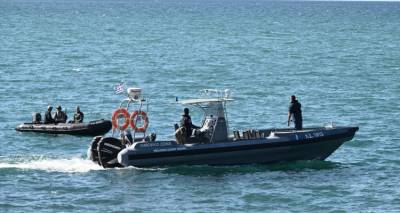 &Sigma;&upsilon;&nu;&epsilon;&lambda;ή&phi;&theta;&eta;&sigma;&alpha;&nu; &delta;ύ&omicron; &Rho;&omicron;&upsilon;&mu;ά&nu;&omicron;&iota; &gamma;&iota;&alpha; &kappa;&alpha;&tau;&alpha;&sigma;&kappa;&omicron;&pi;&epsilon;ί&alpha;, &sigma;&tau;&eta; &Sigma;&alpha;&lambda;&alpha;&mu;ί&nu;&alpha; -&Phi;&omega;&tau;&omicron;&gamma;&rho;ά&phi;&iota;&zeta;&alpha;&nu; &tau;&omicron; &nu;&alpha;&upsilon;&tau;&iota;&kappa;ό &omicron;&chi;&upsilon;&rho;ό