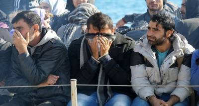&Sigma;&tau;&eta; &Lambda;έ&sigma;&beta;&omicron; &tau;&omicron; &Kappa;&Epsilon;&Epsilon;&Lambda;&Pi;&Nu;&Omicron; &gamma;&iota;&alpha; &tau;&omicron;&upsilon;&sigmaf; &mu;&epsilon;&tau;&alpha;&nu;ά&sigma;&tau;&epsilon;&sigmaf;