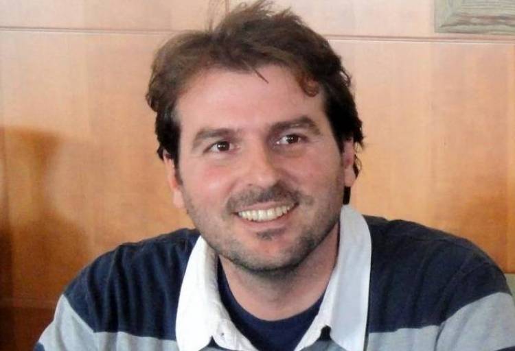 Μιχάλης Μπάκας: «Οι δύο δημοτικοί άρχοντες της Λήμνου θα έπρεπε να ανεβοκατεβάζουν τη σημαία της ΝΕΛ έξω από το Δημαρχείο ευχαριστώντας την»